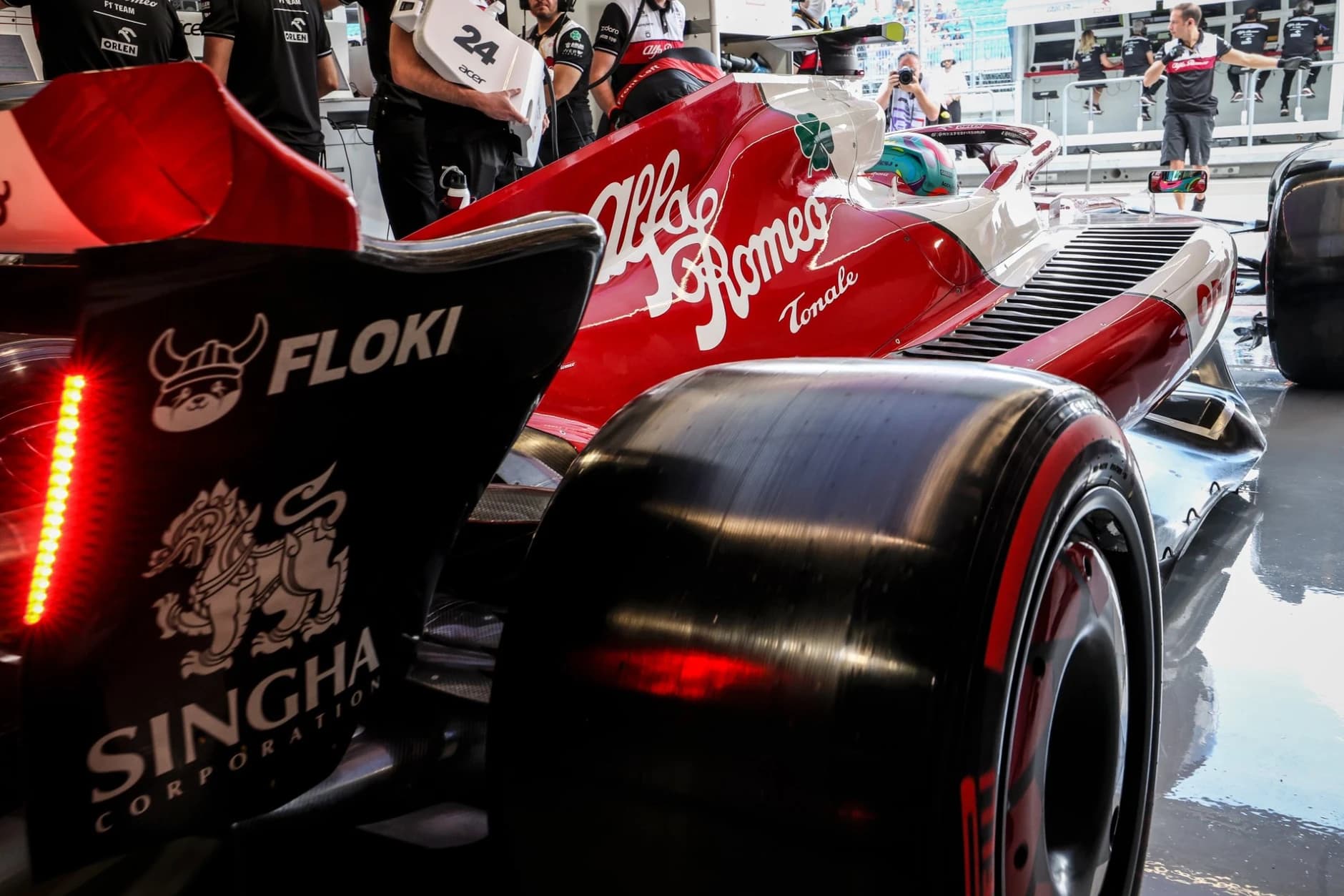 Floki x Alfa Romeo Formula 1 - World Sports Advertising